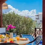Апартаменты Casa Del Mar Ilic With Communal Pool And Sea Views *