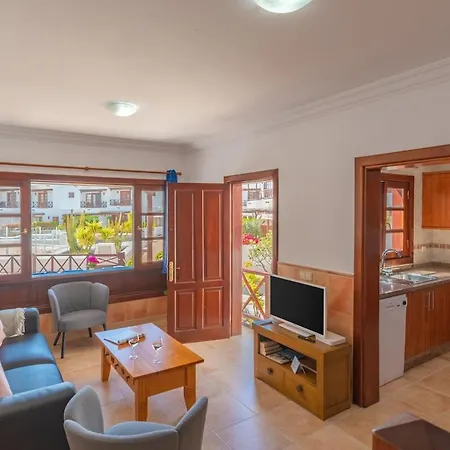 Casa Del Mar Ilic With Communal Pool And Sea Views *