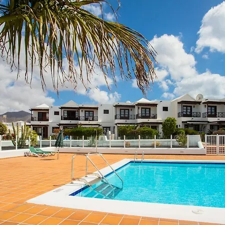 아파트 Casa Del Mar Ilic With Communal Pool And Sea Views 플라야블랑카