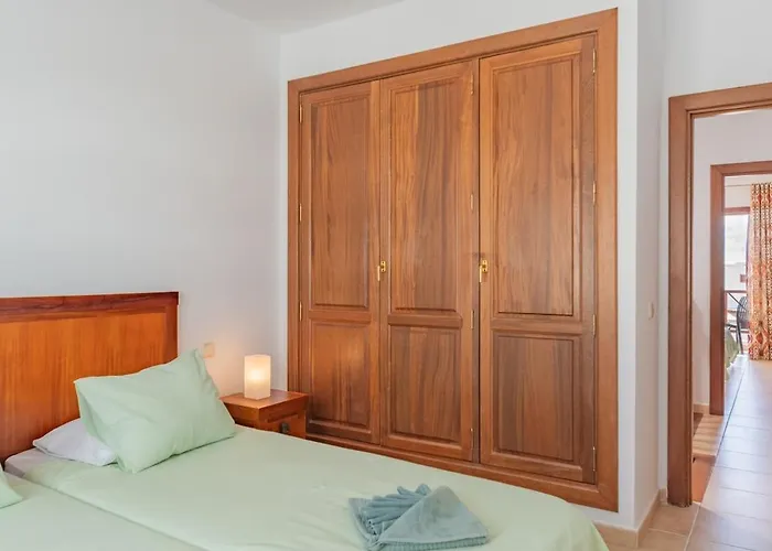 Casa Del Mar Ilic With Communal Pool And Sea Views Коста Бланка