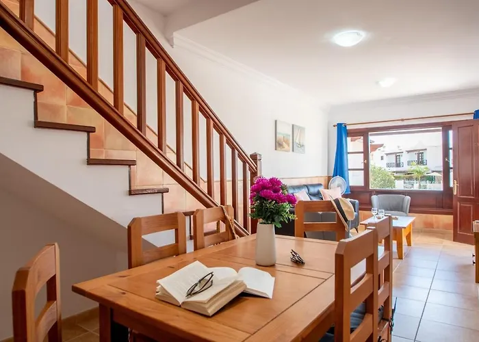 Casa Del Mar Ilic With Communal Pool And Sea Views Апартаменты Коста Бланка