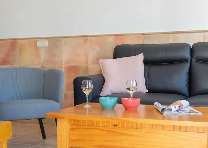 Casa Del Mar Ilic With Communal Pool And Sea Views Апартаменты *