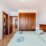 Casa Del Mar Ilic With Communal Pool And Sea Views Apartment