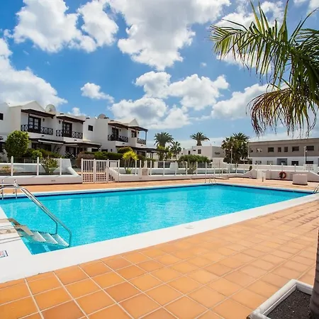 Casa Del Mar Ilic With Communal Pool And Sea Views Lejlighed