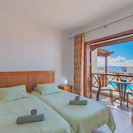 Casa Del Mar Ilic With Communal Pool And Sea Views Lejlighed