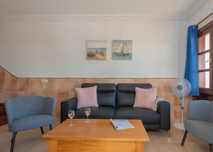 Casa Del Mar Ilic With Communal Pool And Sea Views *