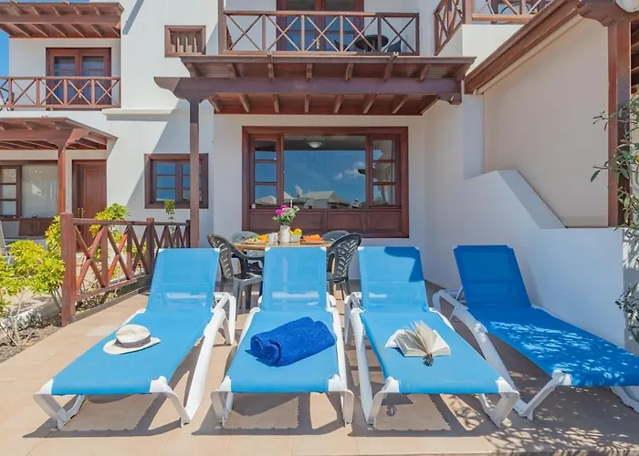 Casa Del Mar Ilic With Communal Pool And Sea Views *