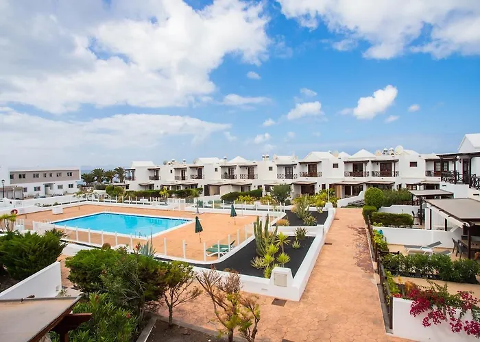 Casa Del Mar Ilic With Communal Pool And Sea Views