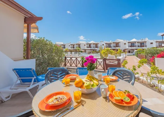 Casa Del Mar Ilic With Communal Pool And Sea Views Appartamento *